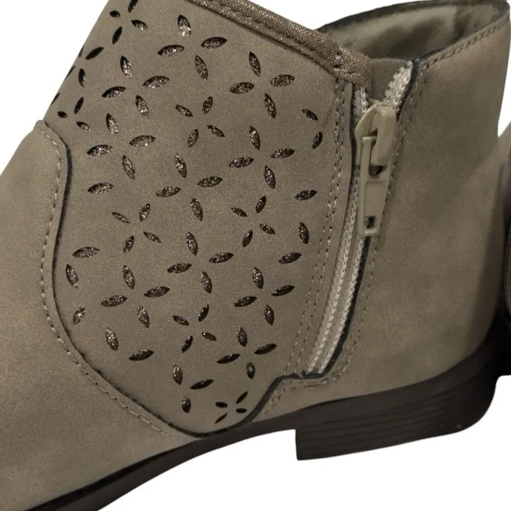 OshKosh Estell Ankle Boots Girls Size 1M Taupe Gray Laser Cut Glitter Booties